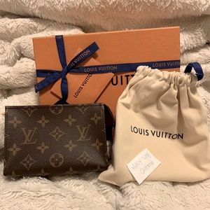 Louis Vuitton toiletry 15